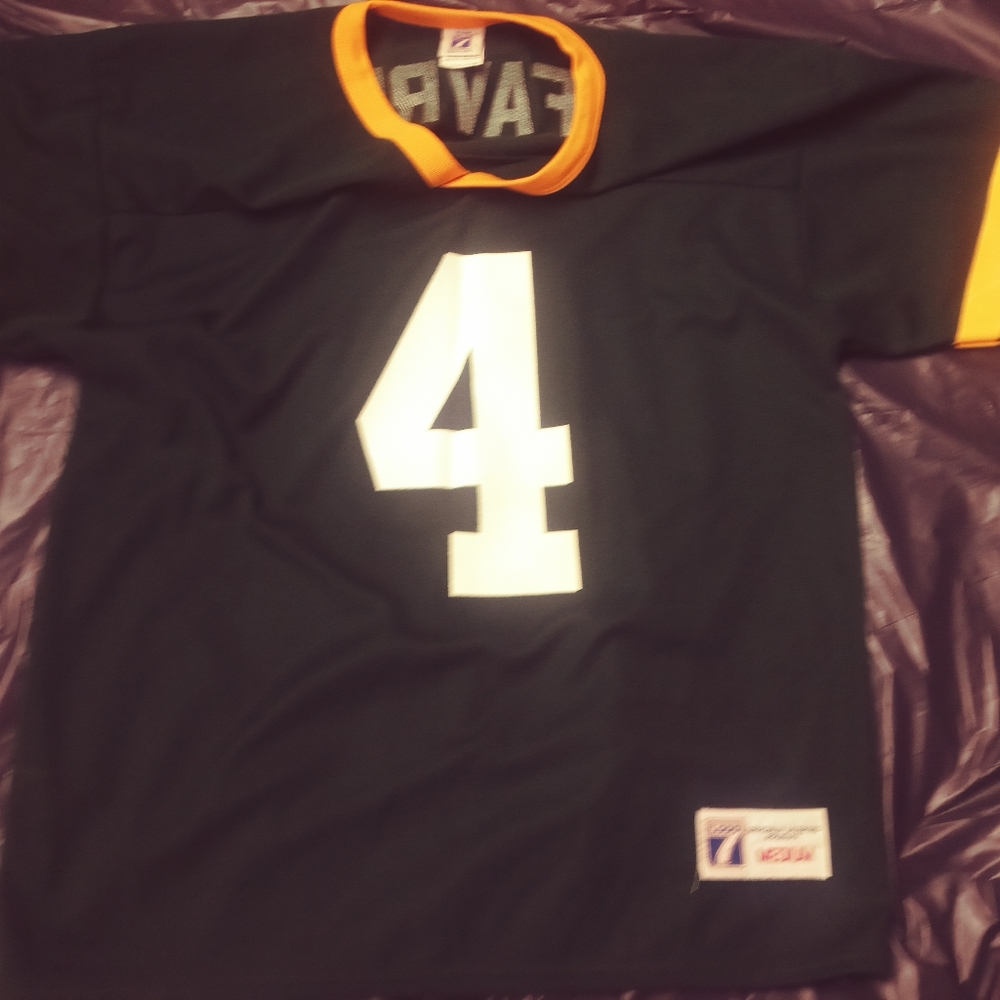Kids size MEDIUM green bay jersey.good condition.